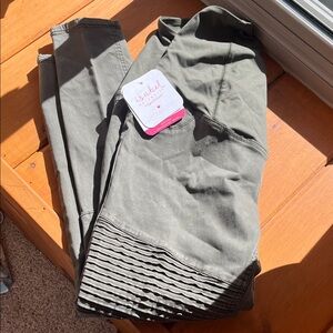 Isabel Maternity by Ingrid & Isabel Olive Leggings